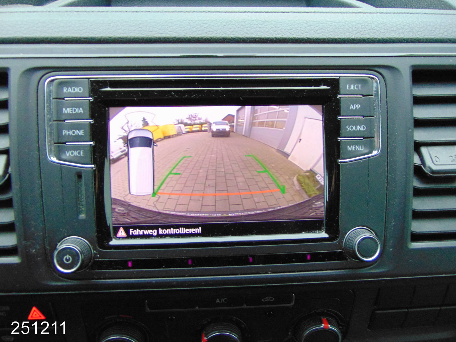 VW T6 lang 2.0 TDI Klima-Kamera, Interne Nummer: 251211 Bild Nr. 7