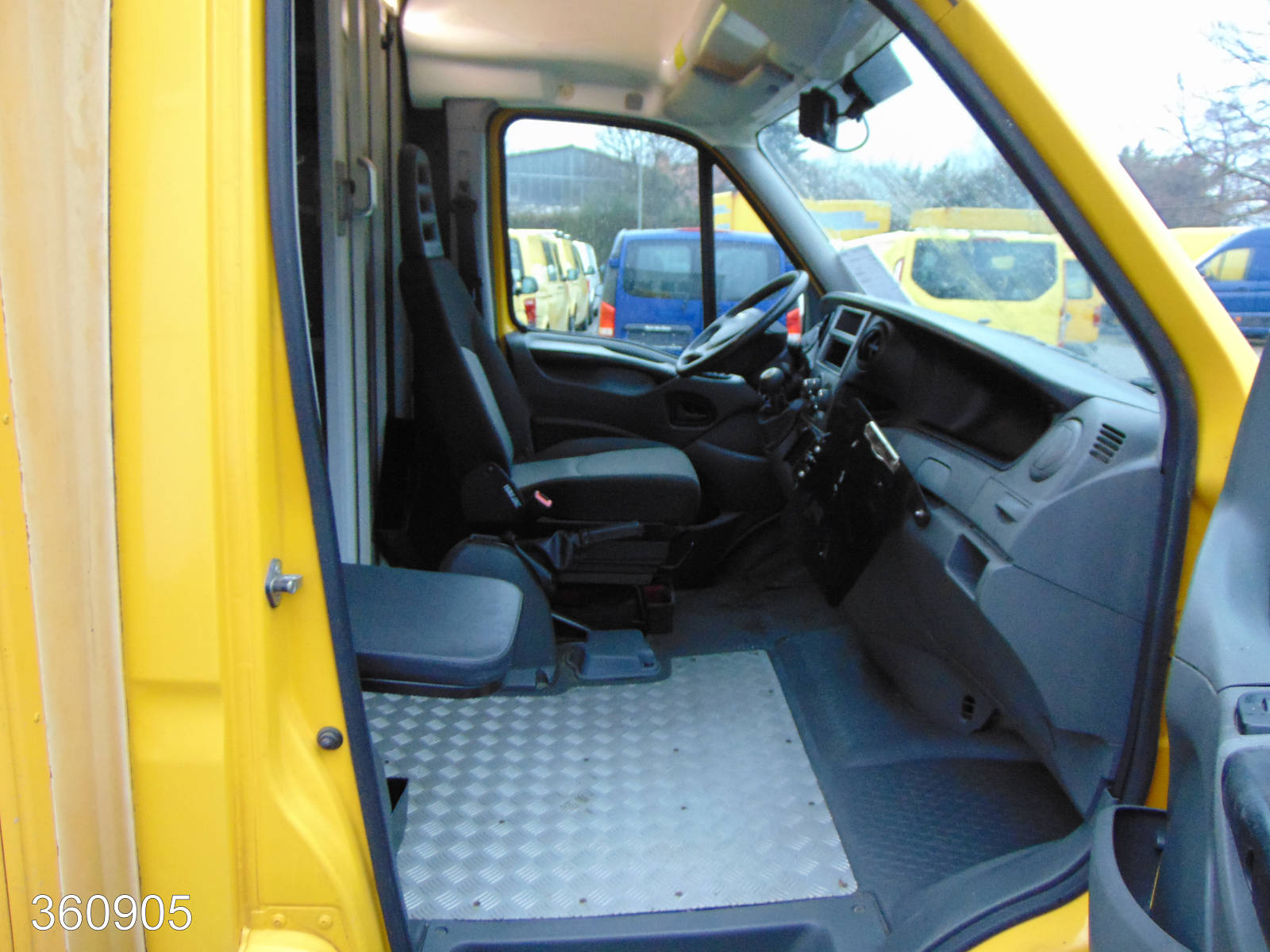 Iveco Daily 35 S 11 A / P Maxi Postkoffer Regalsystem, Interne Nummer: 360905 Bild Nr. 8