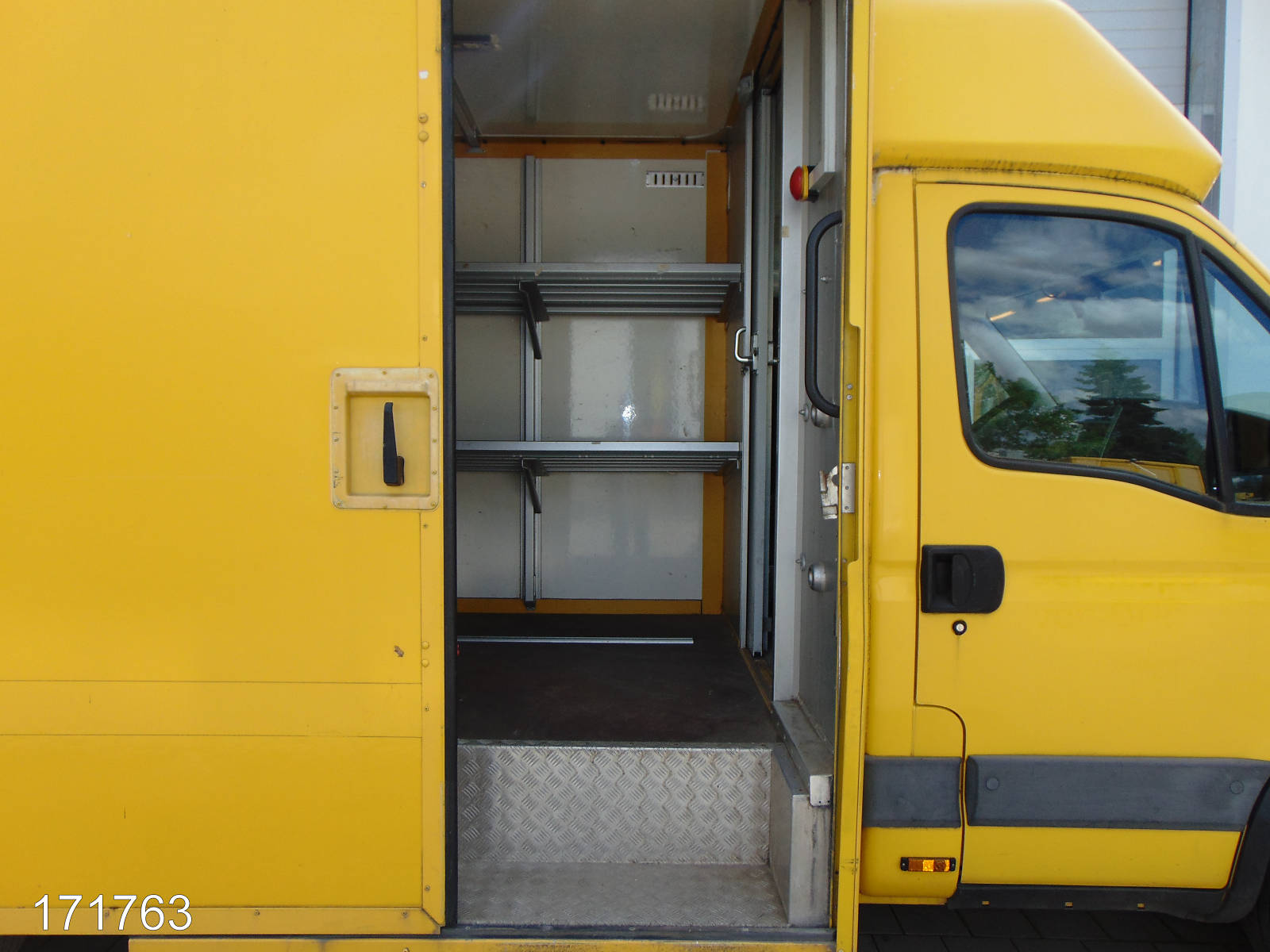 Iveco Daily 35 S 11 A / P Maxi Postkoffer Regalsystem, Interne Nummer: 171763 Bild Nr. 11