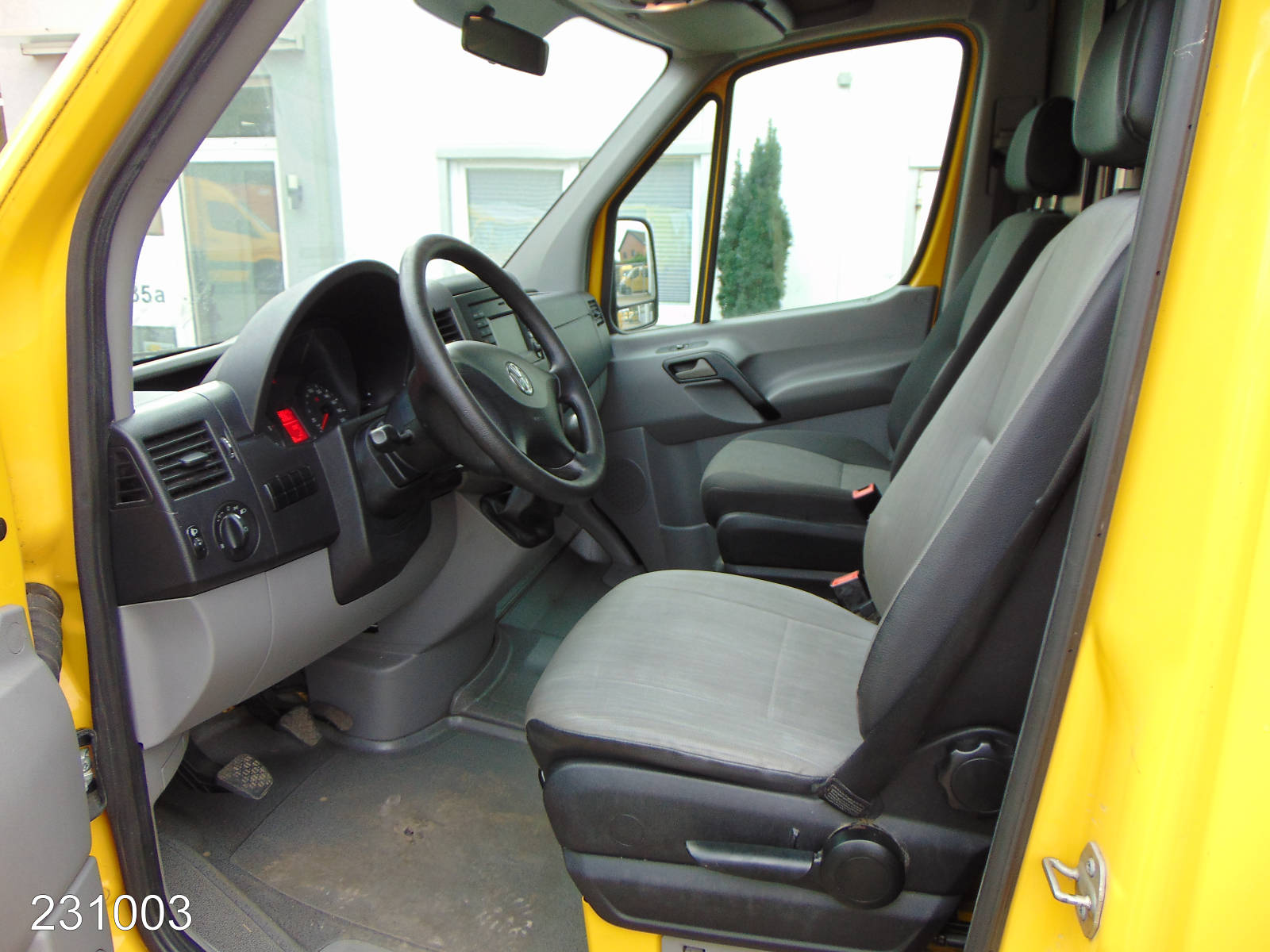 VW Crafter 35 2.0 TDI Regalsystem-Klima-Kamera, Interne Nummer: 231003 Bild Nr. 3