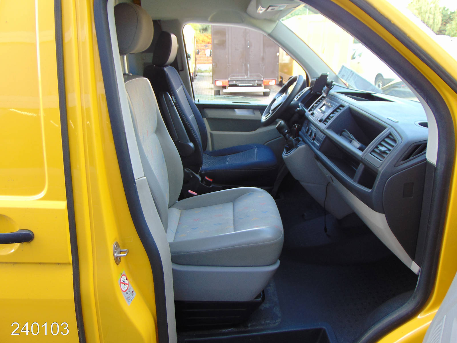 VW T6 Transporter 2.0 TDI hoch & lang L2H3 Regalsystem-Klima, Interne Nummer: 240103 Bild Nr. 7