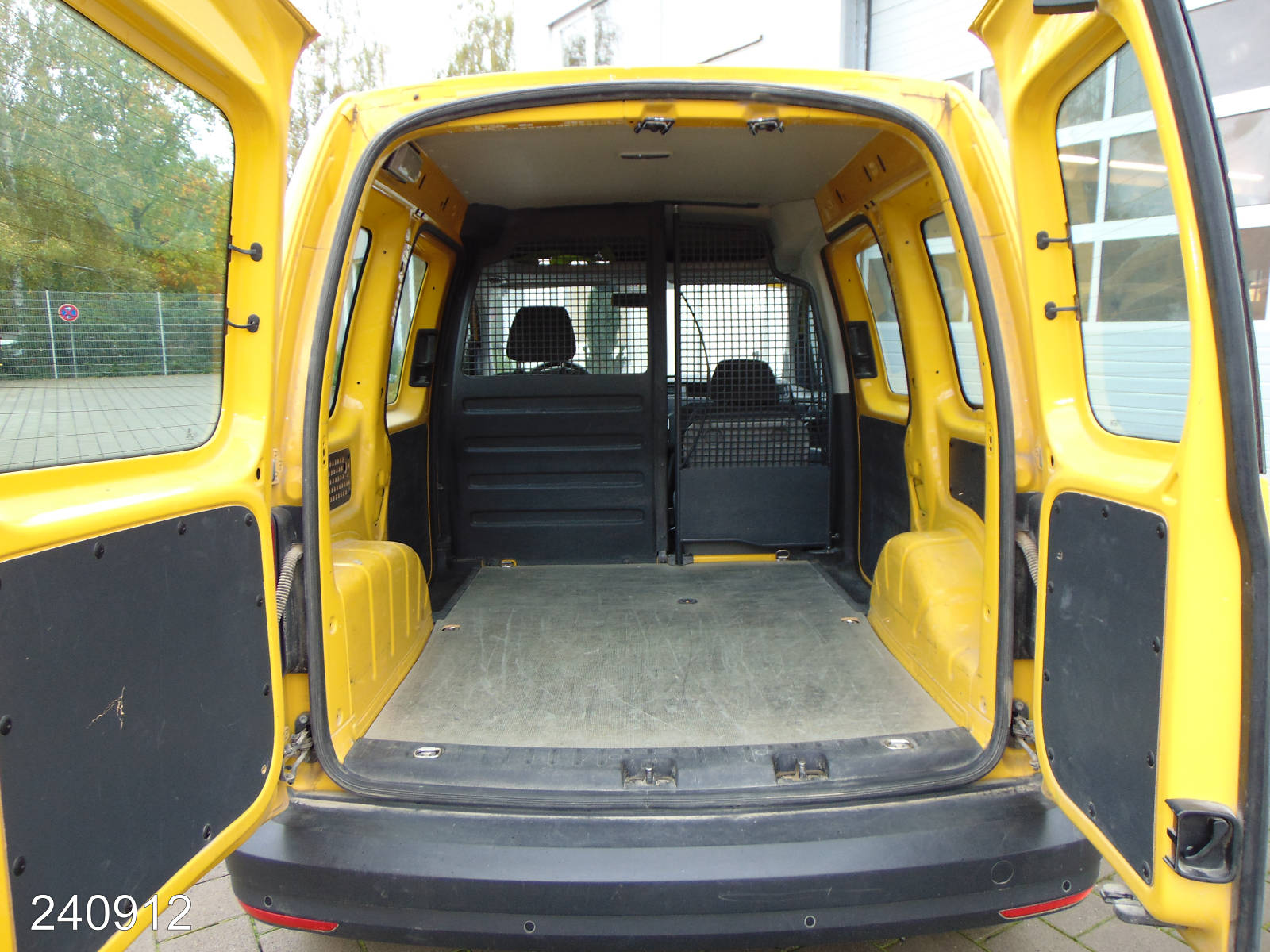 VW Caddy 2.0 TDI 4Motion 2x Schiebetür-HFT, Interne Nummer: 240912 Bild Nr. 8