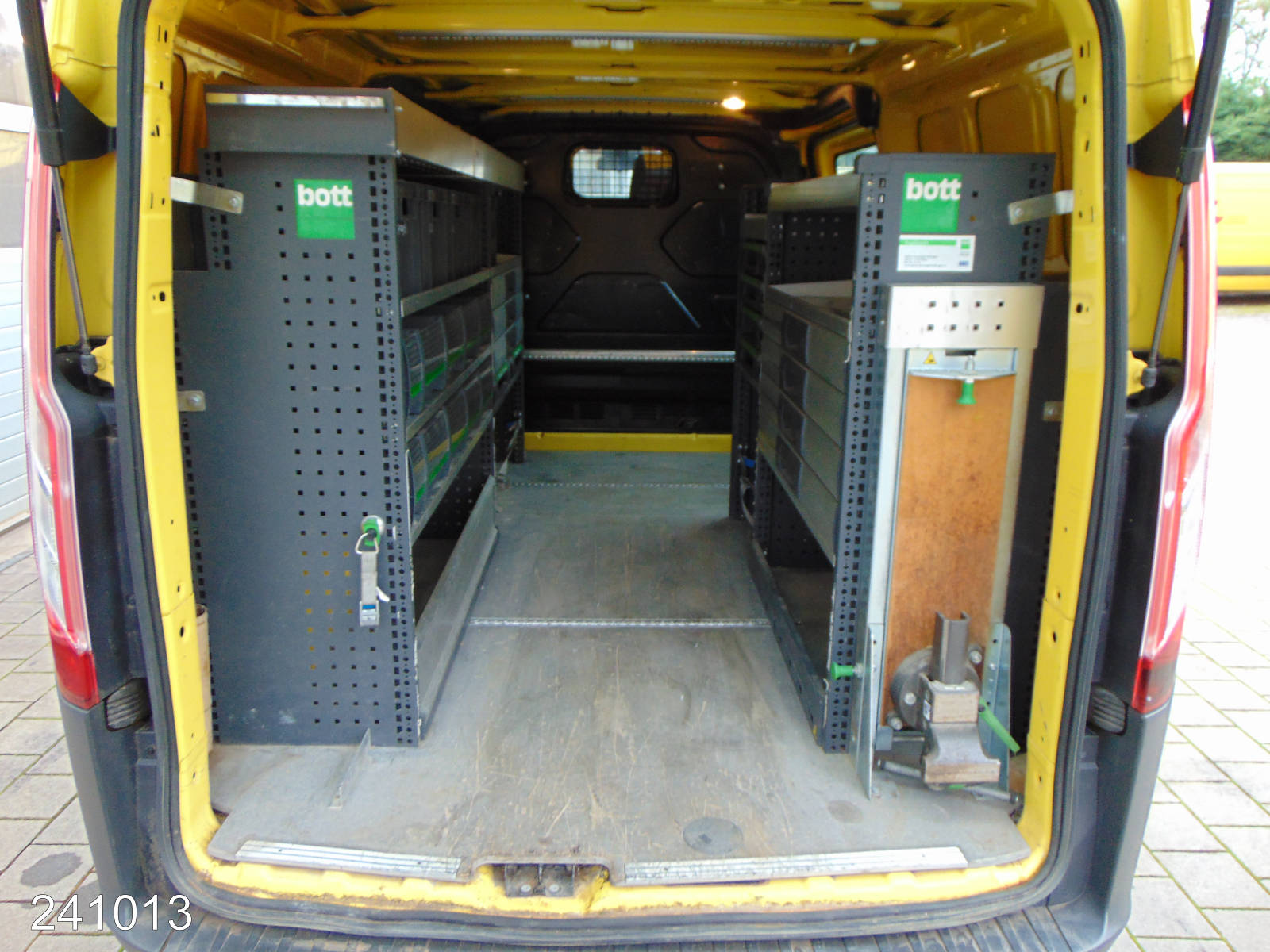 Ford Transit Custom 330 L2 Trend 2.2 TDCI -Bott-AHK-Klima-Navi-, Interne Nummer: 241013 Bild Nr. 8