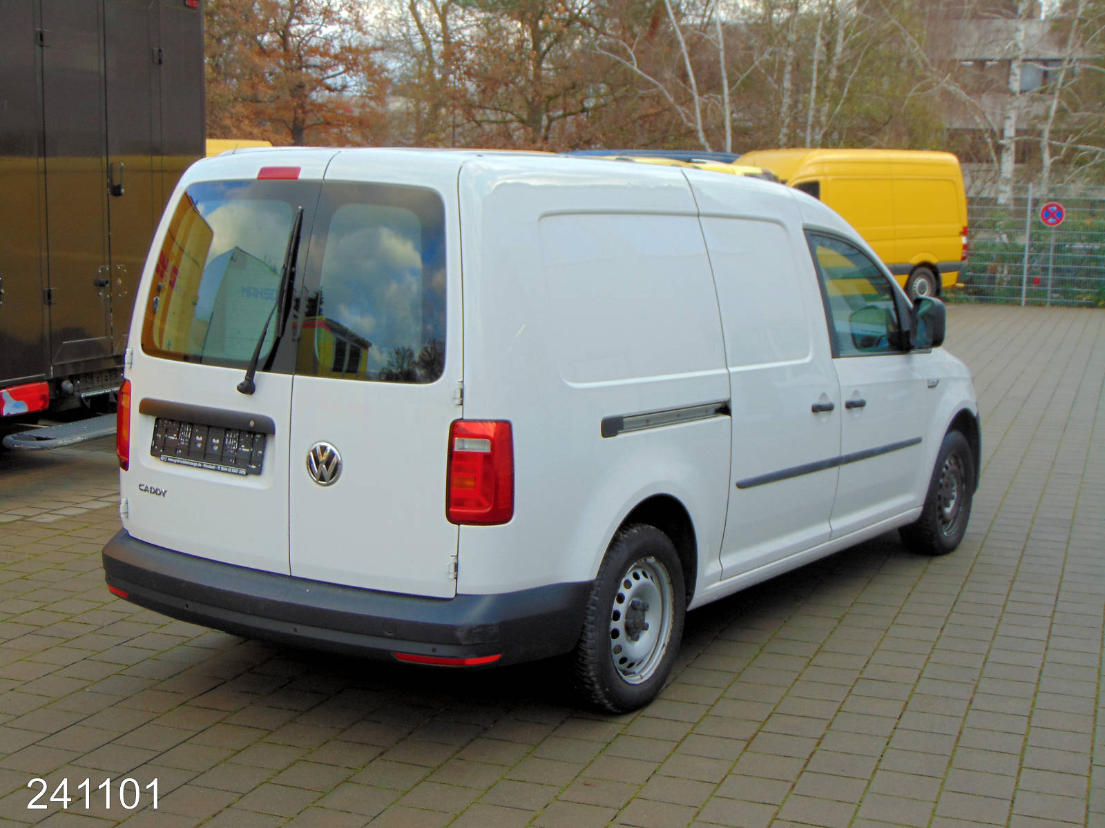 VW Caddy Maxi 2.0 TDI Klima-Regaleinbau-HFT, Interne Nummer: 241101 Bild Nr. 2