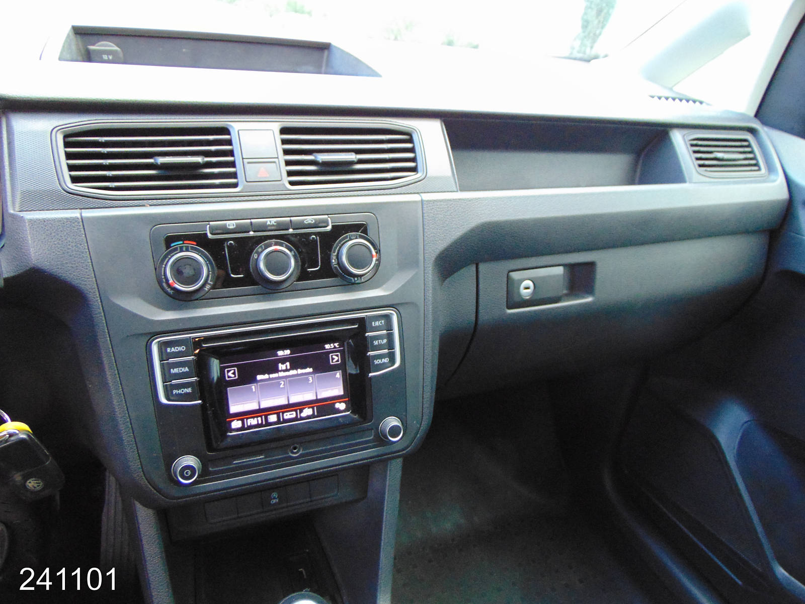 VW Caddy Maxi 2.0 TDI Klima-Regaleinbau-HFT, Interne Nummer: 241101 Bild Nr. 6