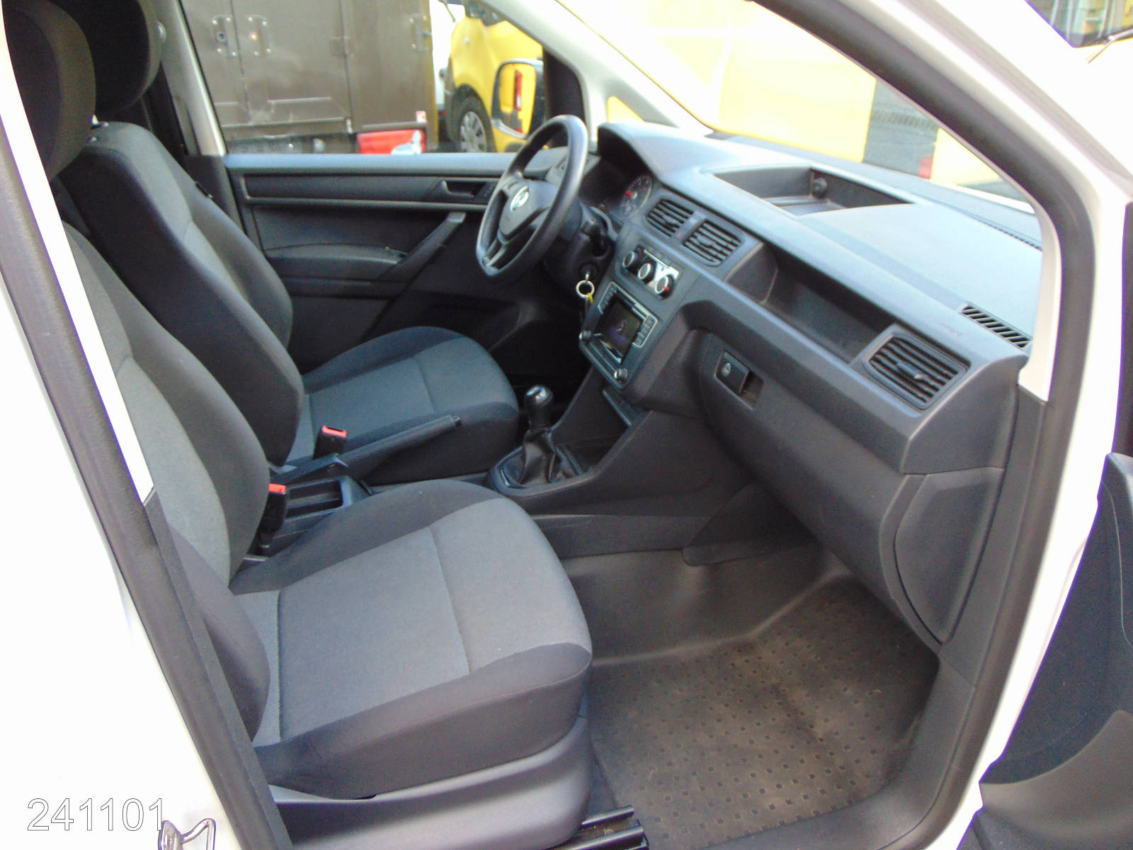 VW Caddy Maxi 2.0 TDI Klima-Regaleinbau-HFT, Interne Nummer: 241101 Bild Nr. 7