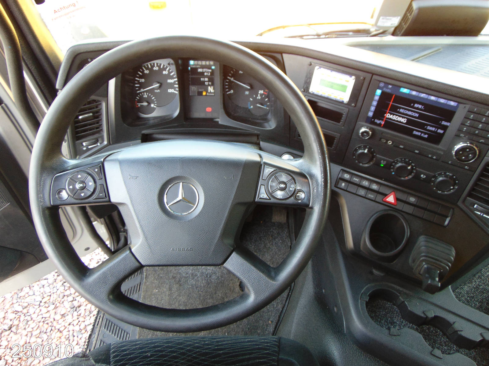 Mercedes Antos 1833L 3-Zonen Kühlkoffer-LBW, Interne Nummer: 250910 Bild Nr. 6