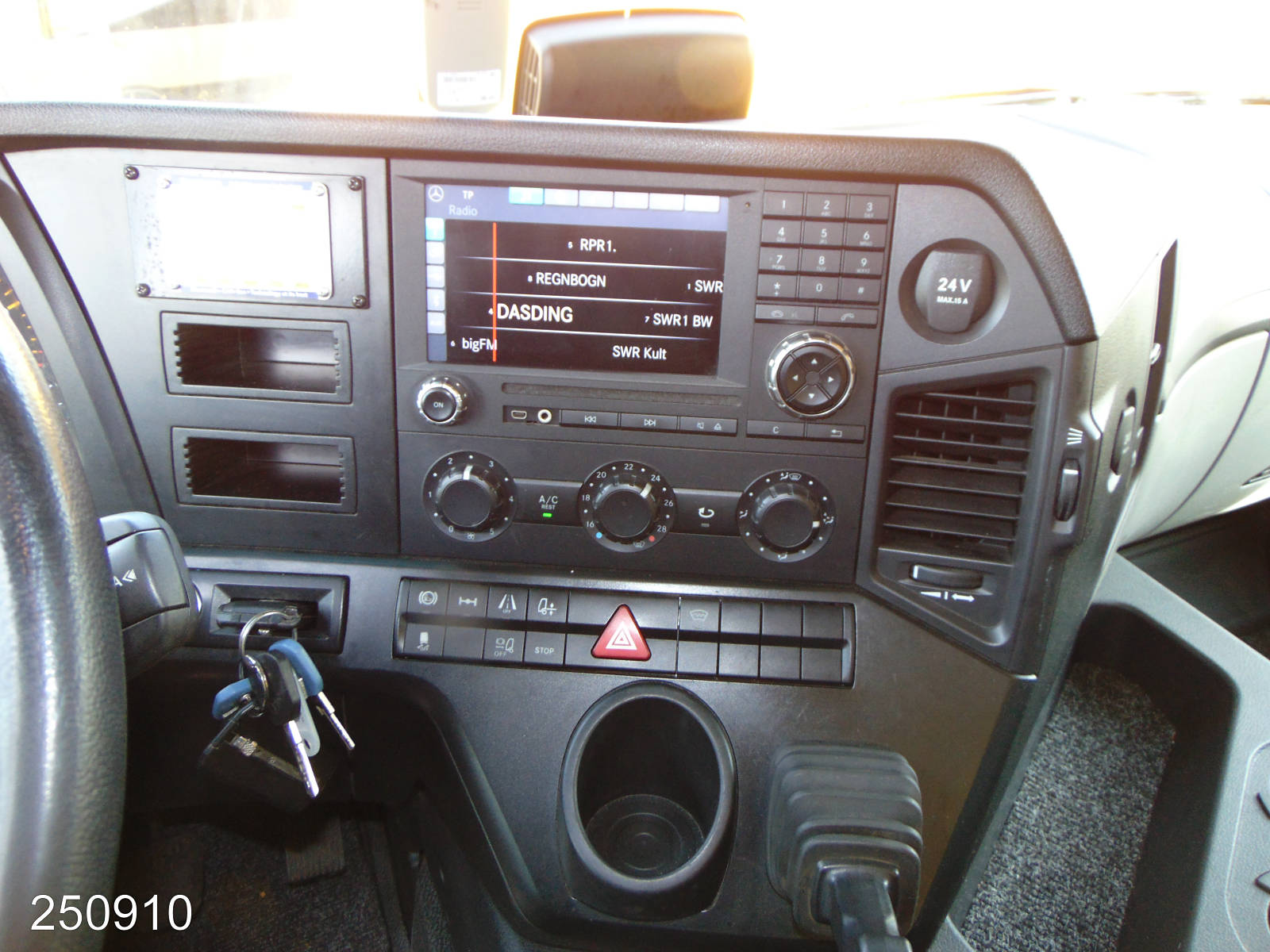 Mercedes Antos 1833L 3-Zonen Kühlkoffer-LBW, Interne Nummer: 250910 Bild Nr. 8