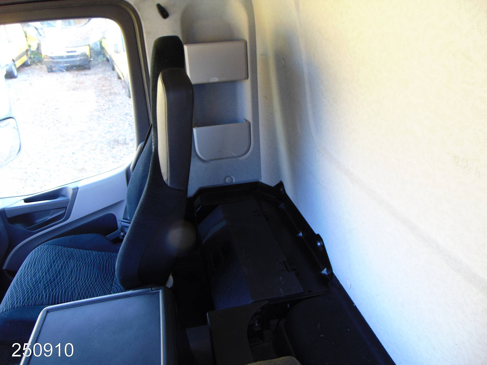 Mercedes Antos 1833L 3-Zonen Kühlkoffer-LBW, Interne Nummer: 250910 Bild Nr. 10