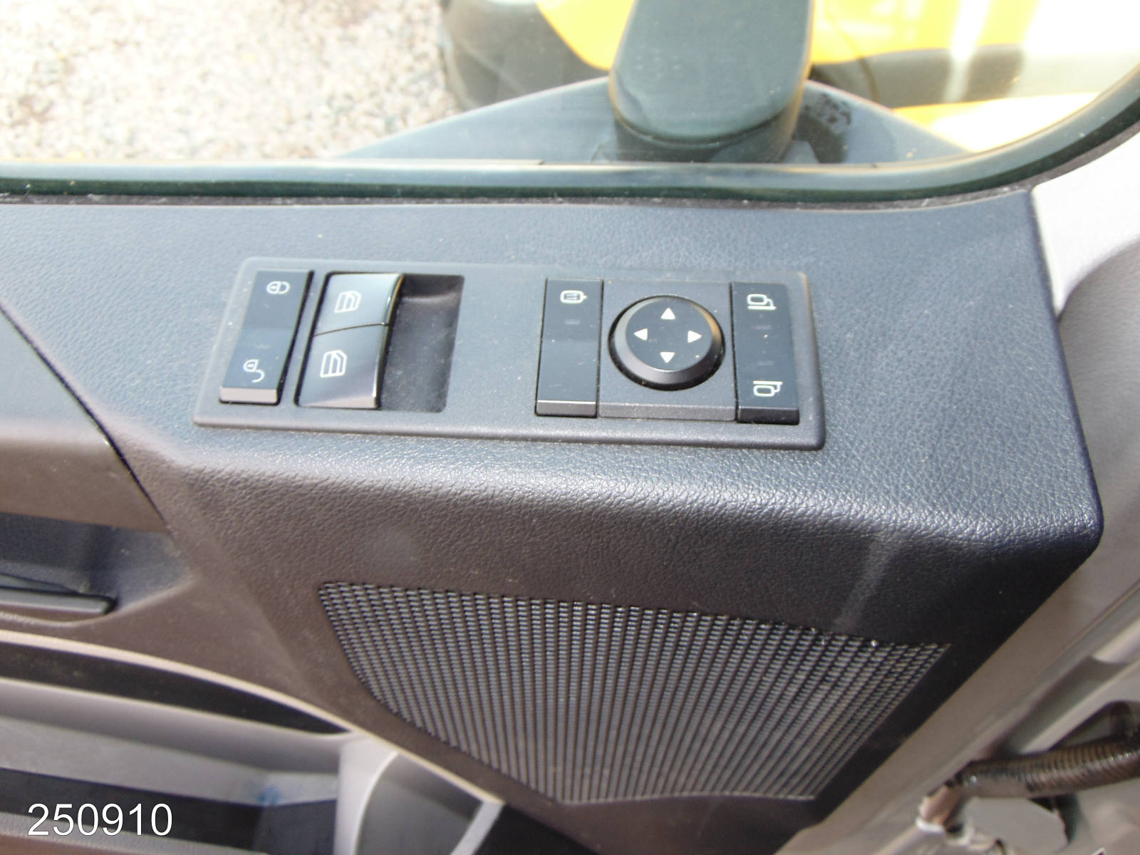 Mercedes Antos 1833L 3-Zonen Kühlkoffer-LBW, Interne Nummer: 250910 Bild Nr. 13