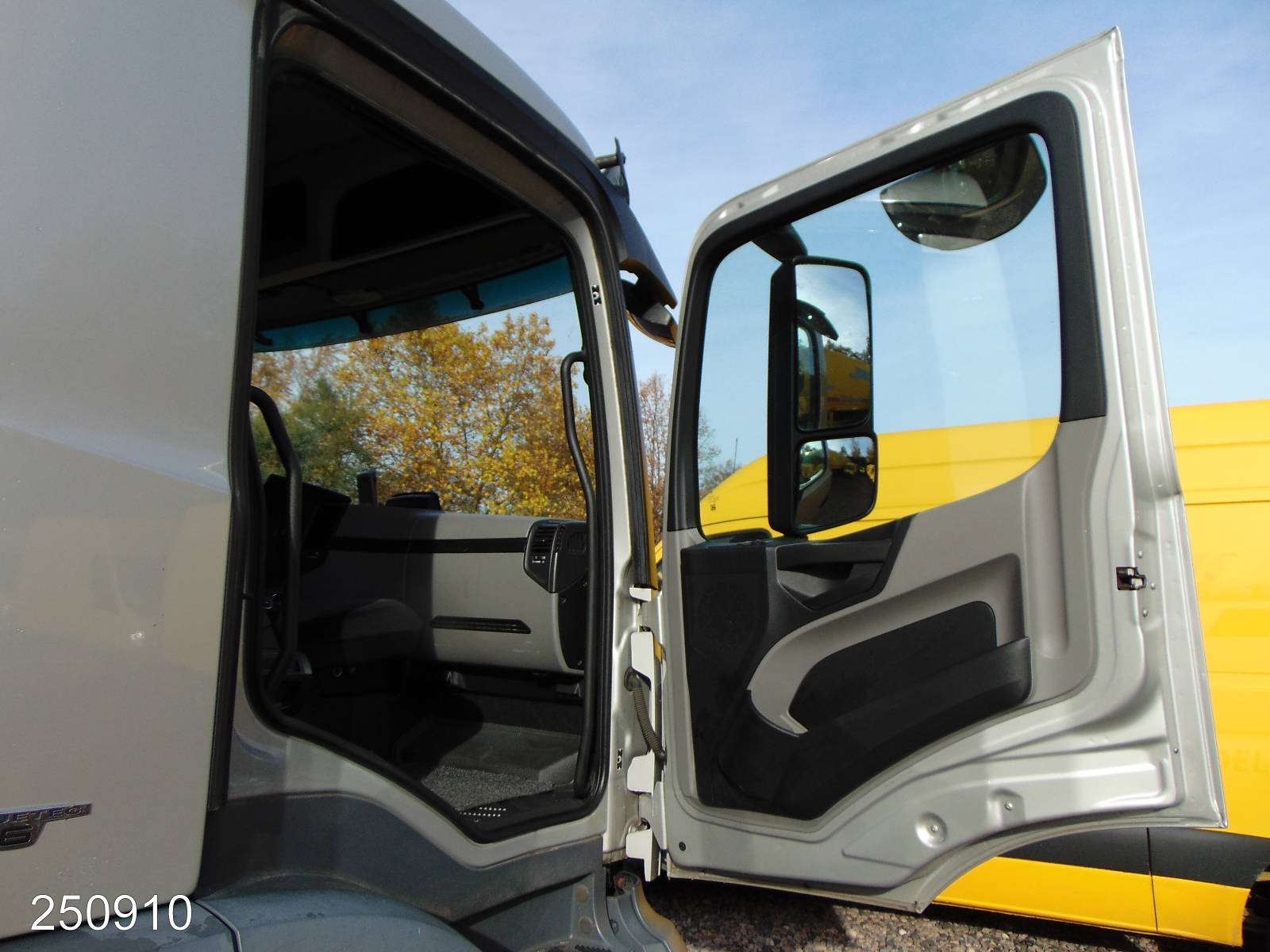 Mercedes Antos 1833L 3-Zonen Kühlkoffer-LBW, Interne Nummer: 250910 Bild Nr. 16