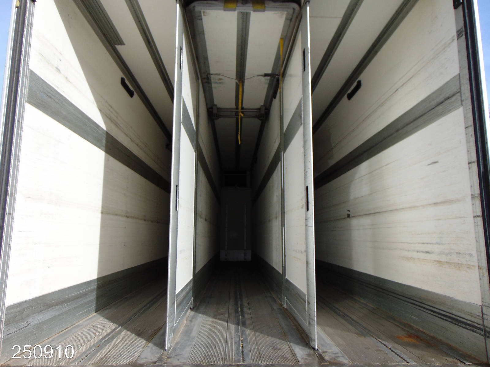 Mercedes Antos 1833L 3-Zonen Kühlkoffer-LBW, Interne Nummer: 250910 Bild Nr. 18