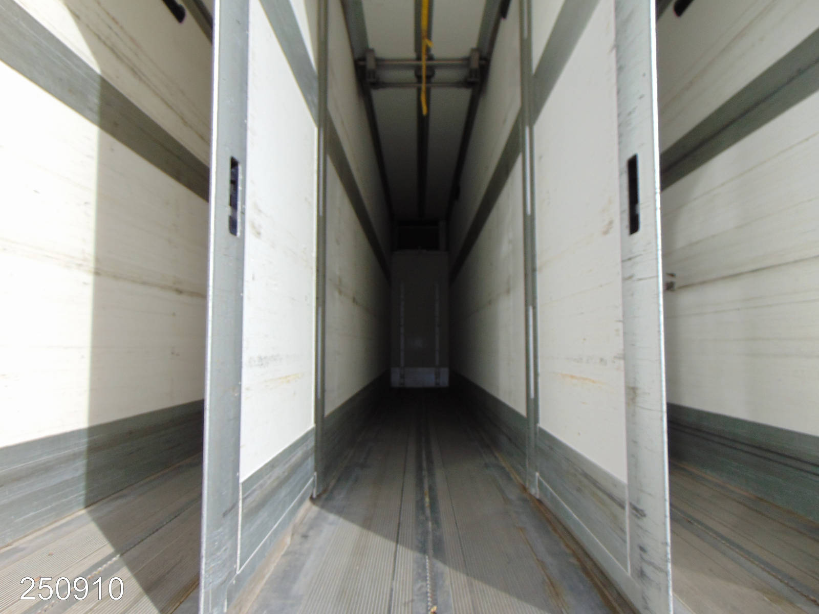 Mercedes Antos 1833L 3-Zonen Kühlkoffer-LBW, Interne Nummer: 250910 Bild Nr. 20