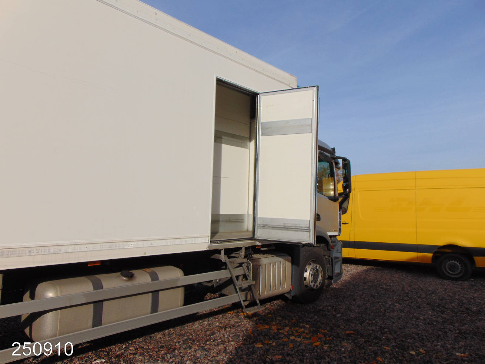Mercedes Antos 1833L 3-Zonen Kühlkoffer-LBW, Interne Nummer: 250910 Bild Nr. 22