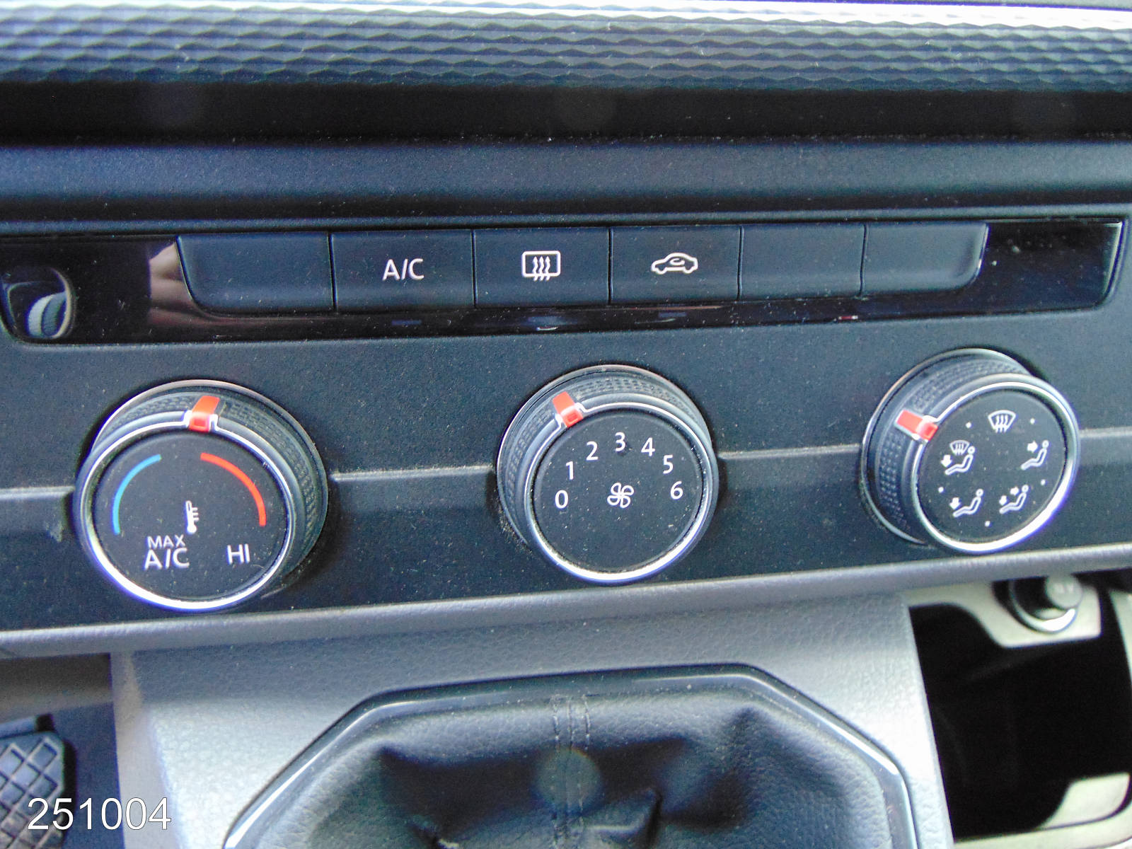 VW T6.1 Transporter 2.0 TDI 4Motion AHK-Klima-Navi-Kamera, Interne Nummer: 251004 Bild Nr. 8