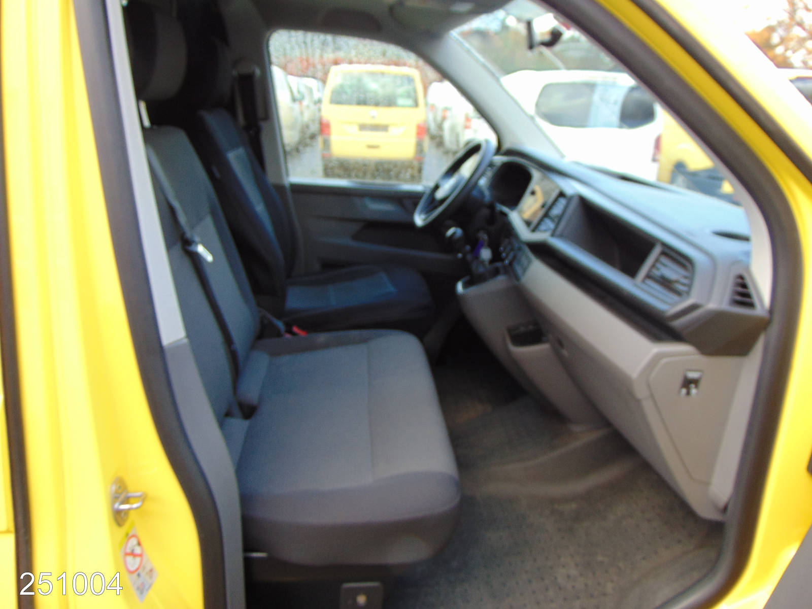 VW T6.1 Transporter 2.0 TDI 4Motion AHK-Klima-Navi-Kamera, Interne Nummer: 251004 Bild Nr. 10