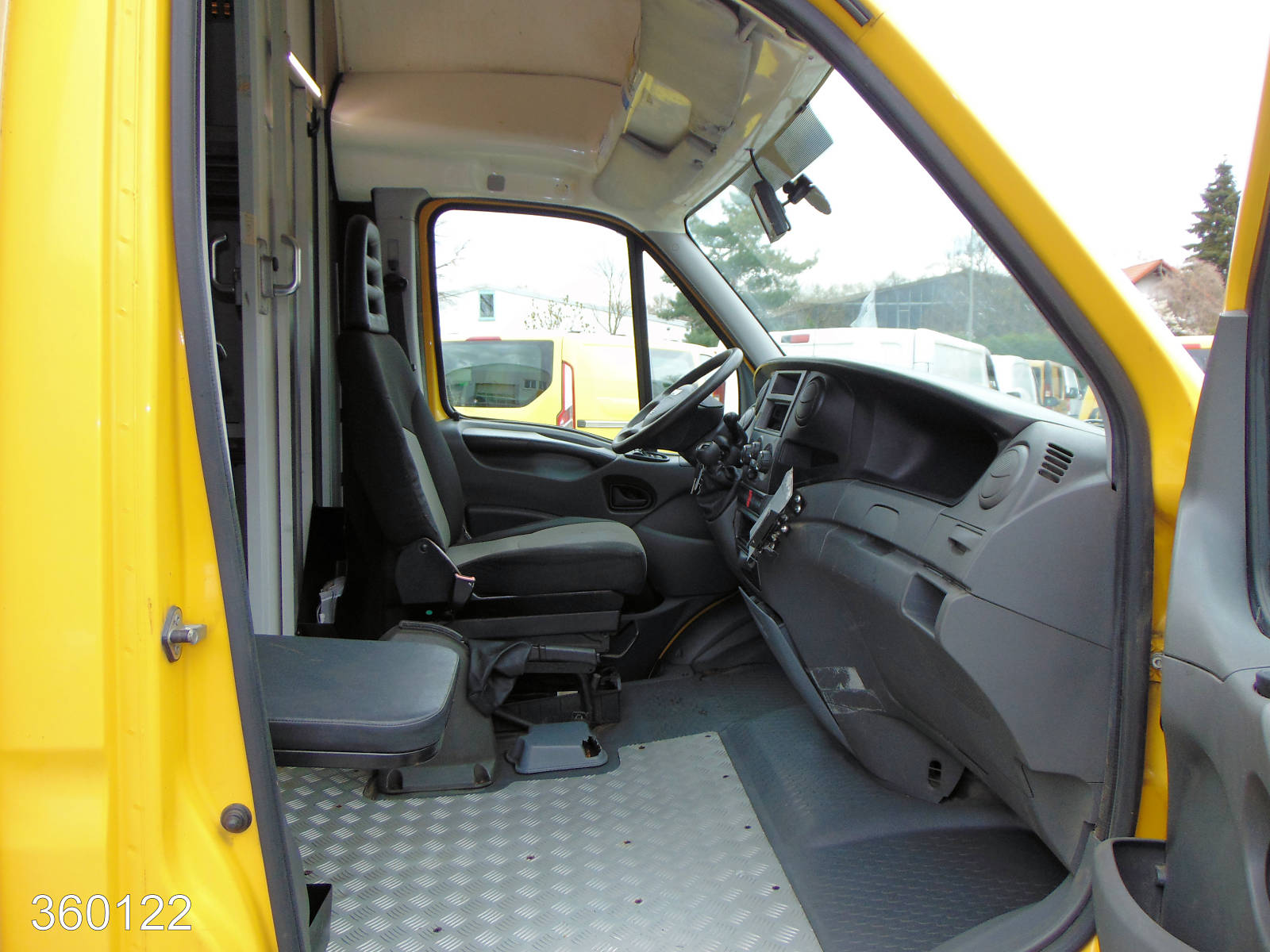 Iveco Daily 35 S 11 A / P Maxi Postkoffer Regalsystem, Interne Nummer: 360122 Bild Nr. 8