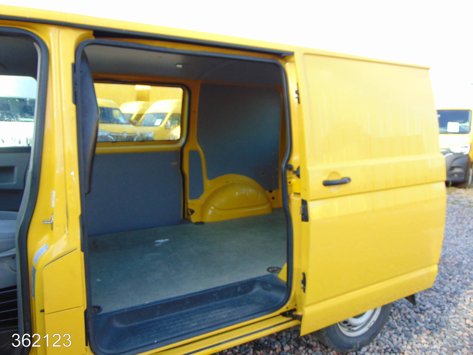 VW T5 Transporter 2.0 TDI 2x Schiebetür-3 Sitzer, Interne Nummer: 362123 Bild Nr. 10