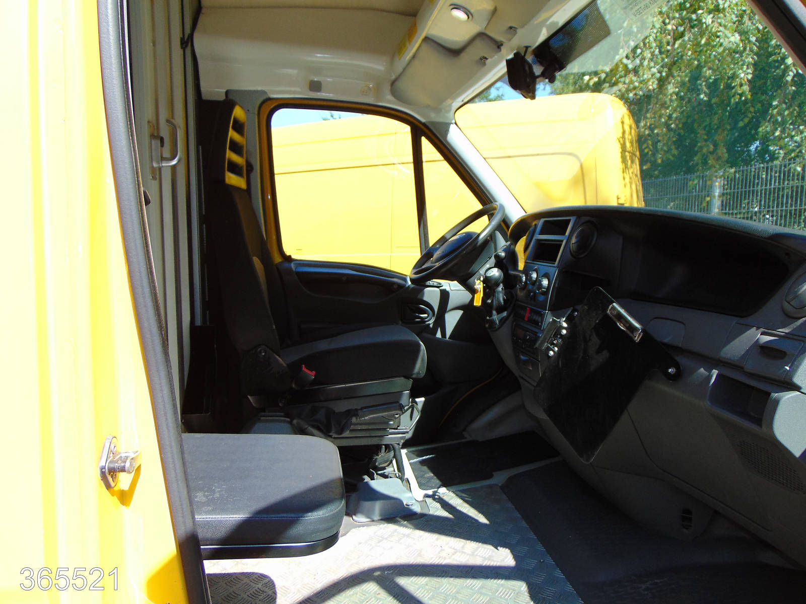 Iveco Daily 50 C 15 Postkoffer Regalsystem-Kamera, Interne Nummer: 365521 Bild Nr. 8