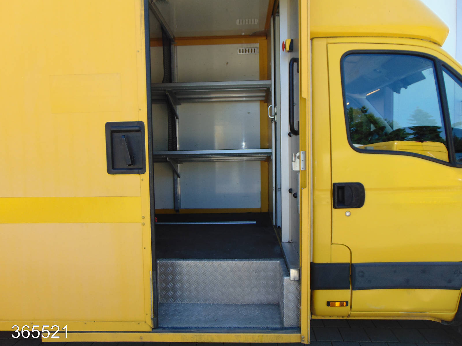 Iveco Daily 50 C 15 Postkoffer Regalsystem-Kamera, Interne Nummer: 365521 Bild Nr. 11