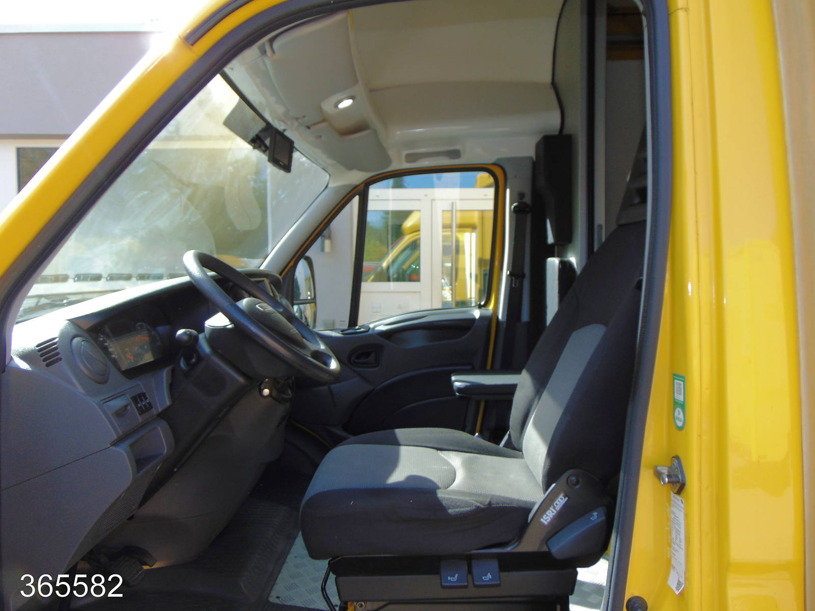 Iveco Daily 50 C 15 Postkoffer Regalsystem-Kamera, Interne Nummer: 365582 Bild Nr. 3