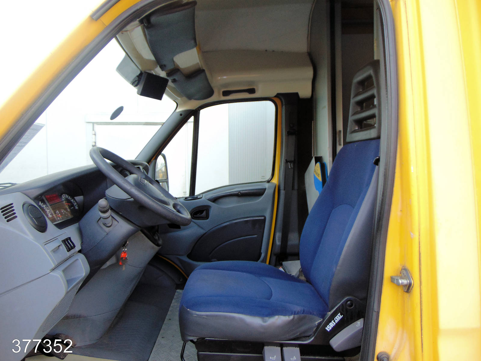 Iveco Daily 35 S 12 A / P Maxi Postkoffer Regalsystem, Interne Nummer: 377352 Bild Nr. 3