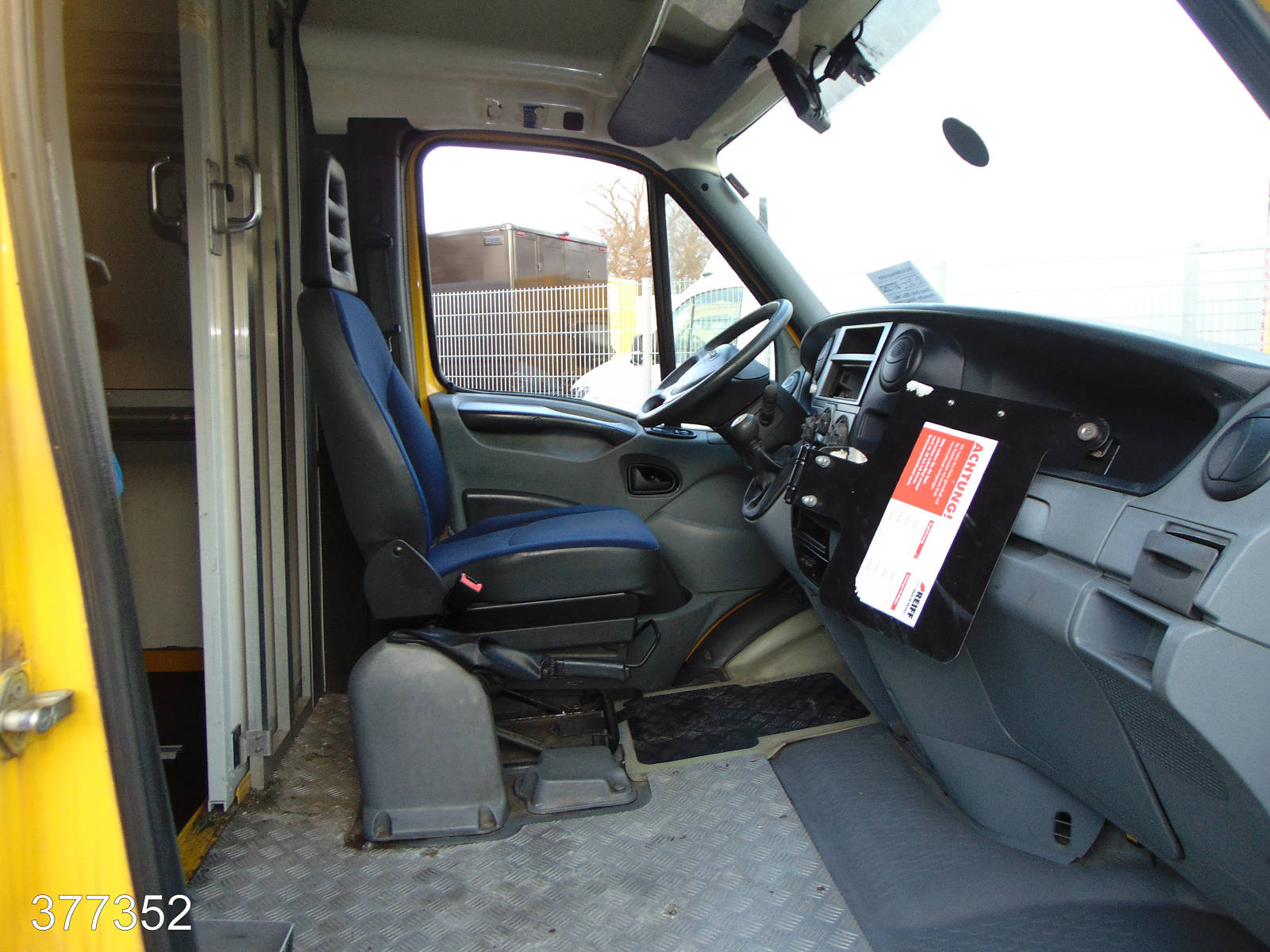Iveco Daily 35 S 12 A / P Maxi Postkoffer Regalsystem, Interne Nummer: 377352 Bild Nr. 7