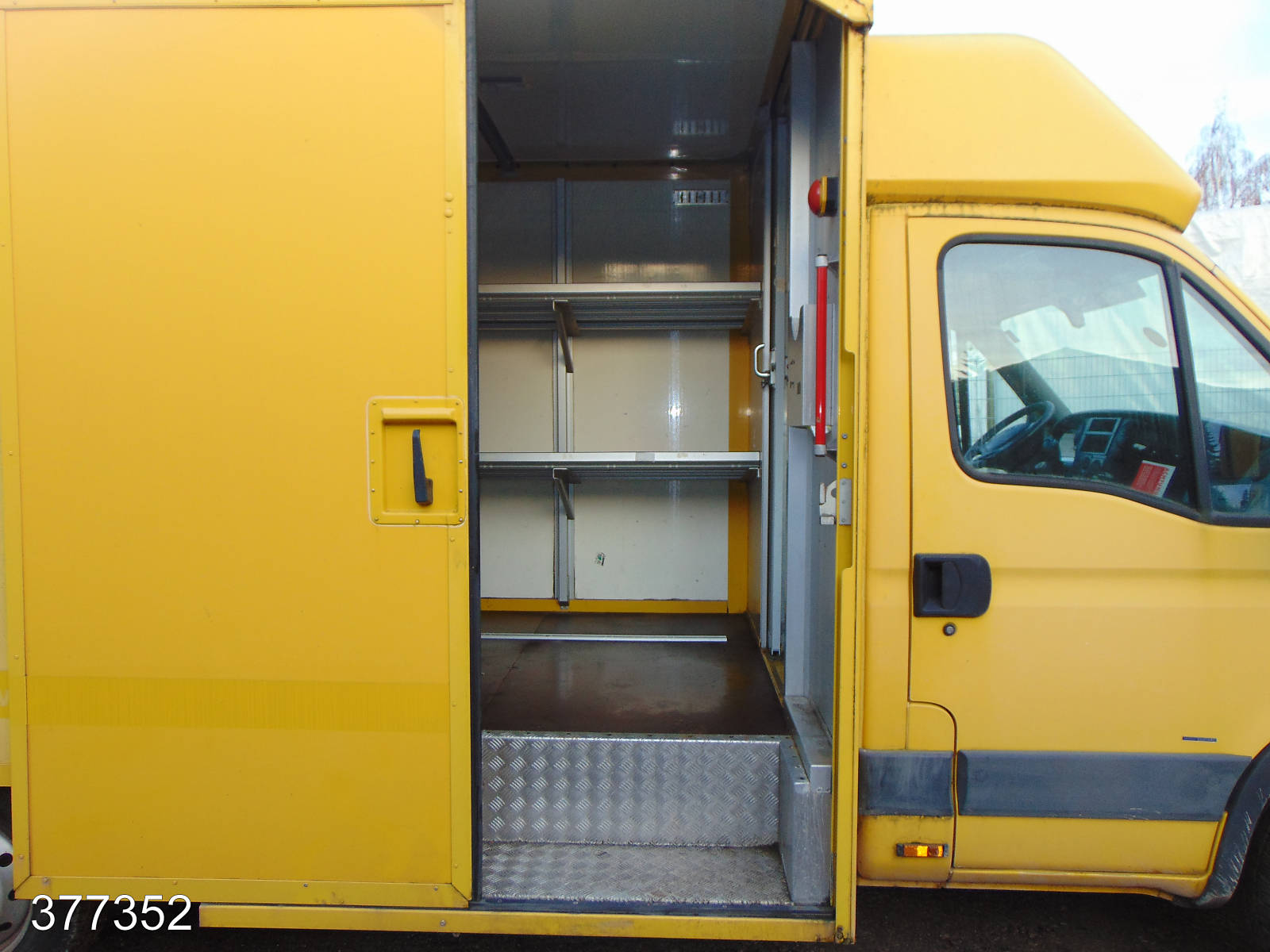 Iveco Daily 35 S 12 A / P Maxi Postkoffer Regalsystem, Interne Nummer: 377352 Bild Nr. 9