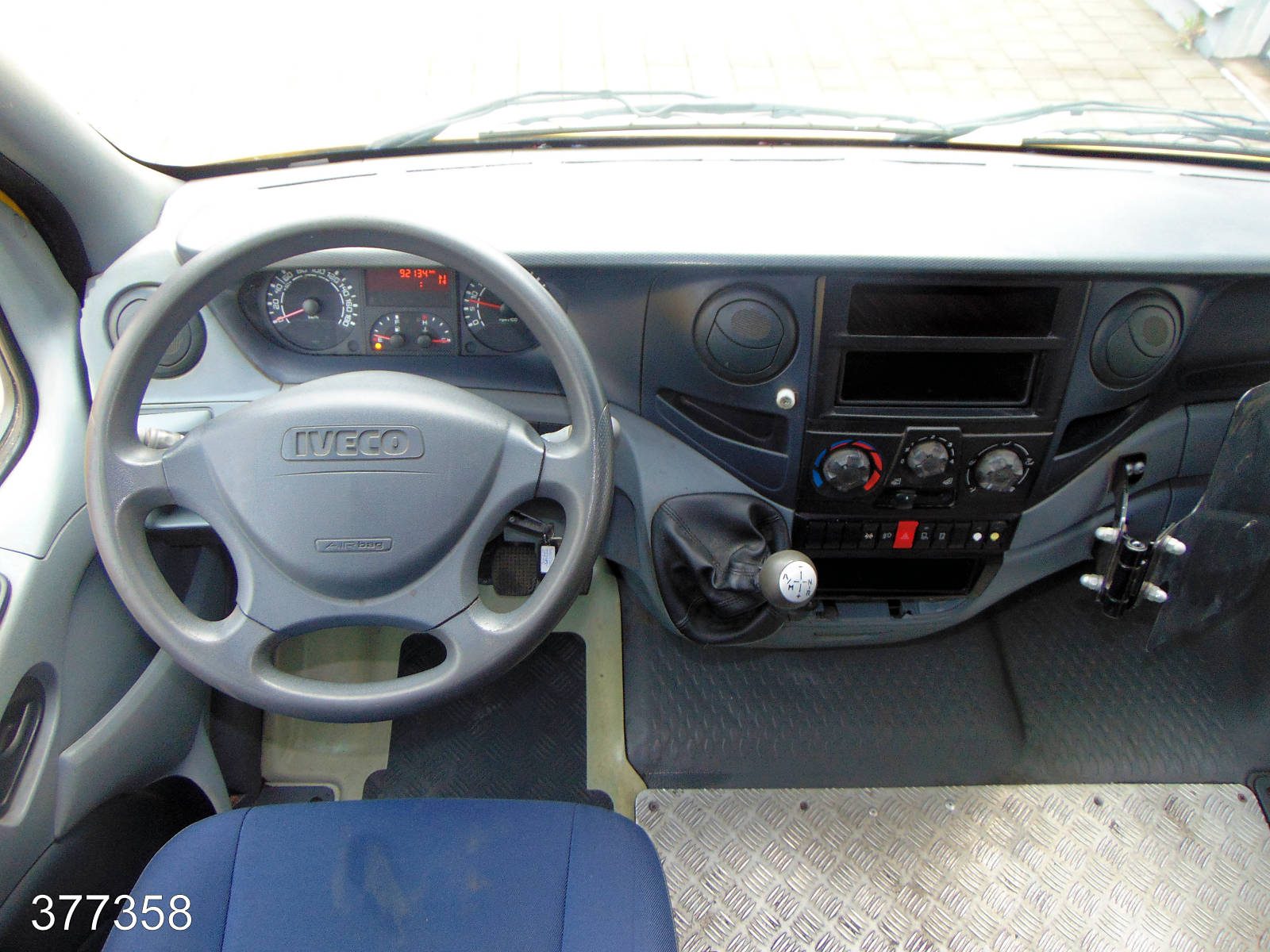 Iveco Daily 35 S 12 A / P Maxi Postkoffer Regalsystem, Interne Nummer: 377358 Bild Nr. 4