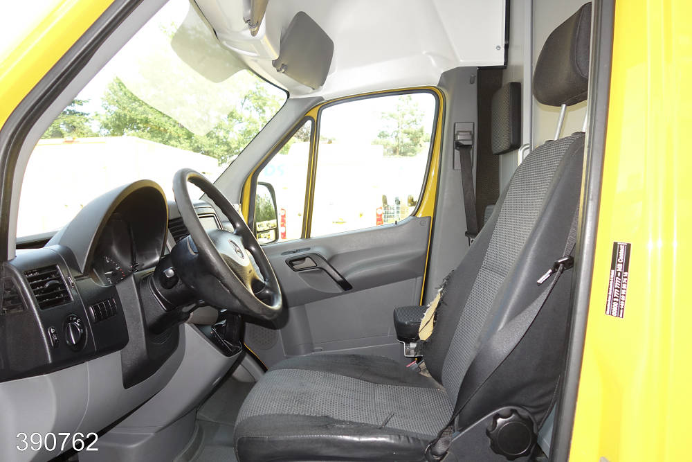 Mercedes Sprinter 310 CDI Maxi Kamera-Regalsystem, Interne Nummer: 390762 Bild Nr. 3