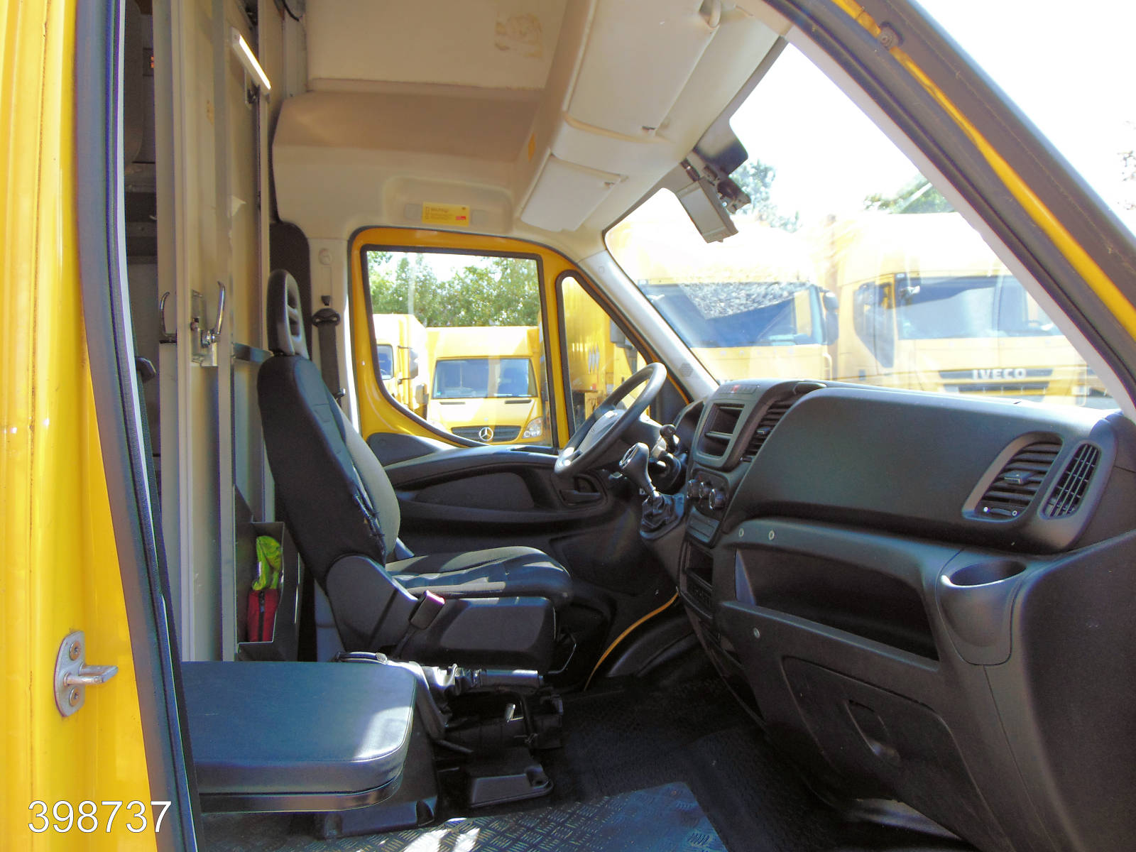 Iveco Daily 35S12 35-120 HiMatic Maxi Postkoffer Regalsystem, Interne Nummer: 398737 Bild Nr. 8